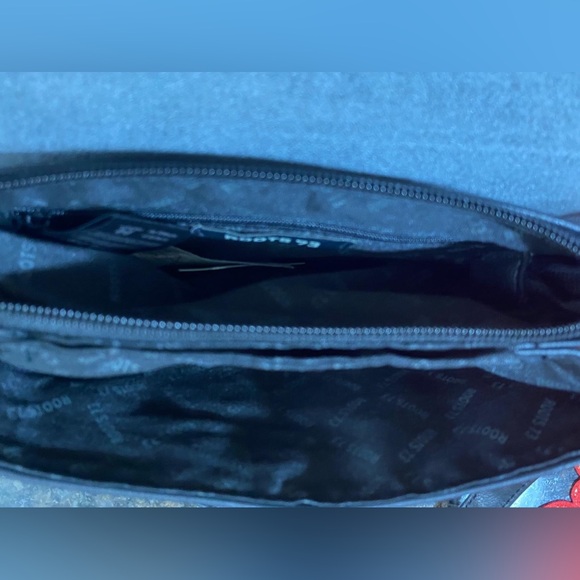 Roots Classic Black Crossbody Bag - Picture 8 of 9